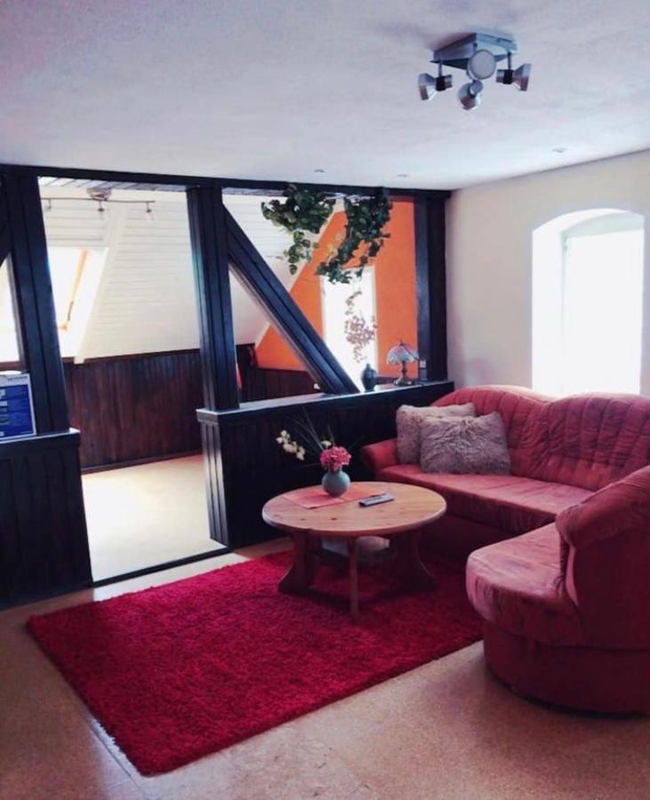 Gemütliche 3 Raum Wohnung im Dachgeschoss Ehrenfriedersdorf Exterior foto