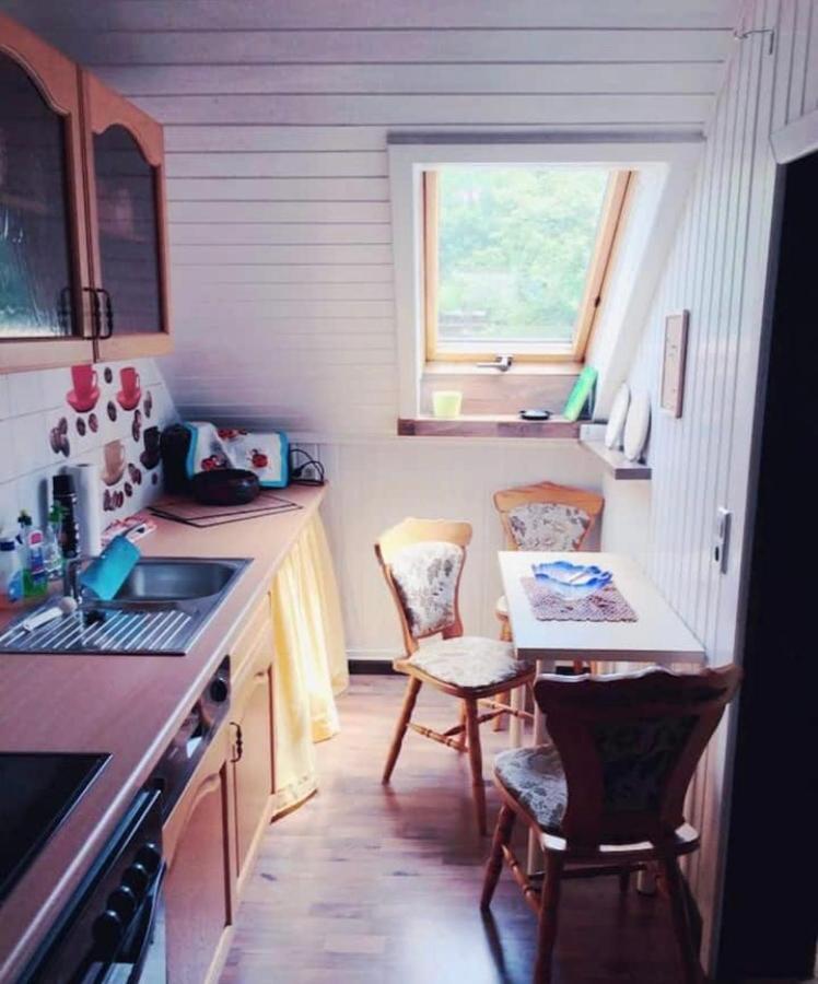 Gemütliche 3 Raum Wohnung im Dachgeschoss Ehrenfriedersdorf Exterior foto
